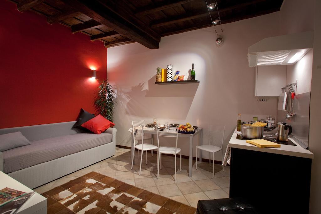 Chroma Italy - Chroma Apt Campo De' Fiori Room photo